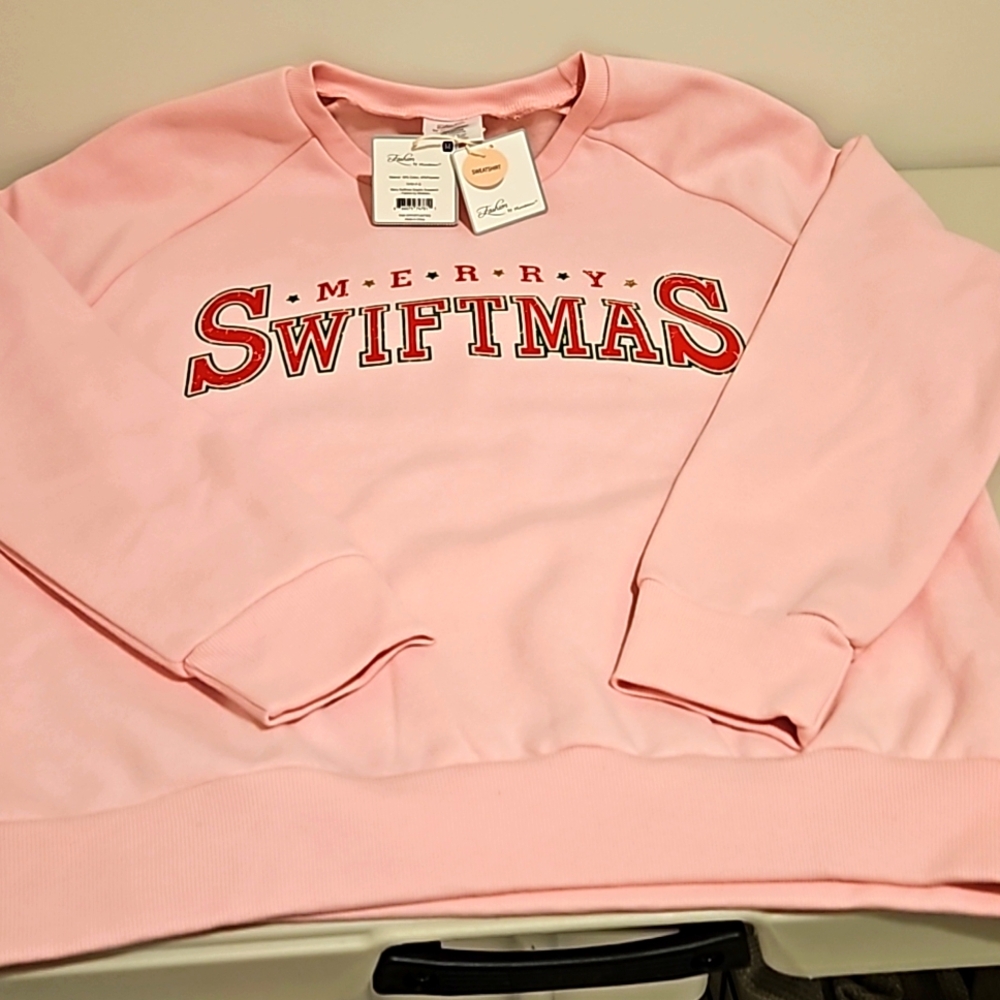 Taylor Swift "Merry Swiftmas" soft, gorgeous, pink sweatshirt MED - NWT
